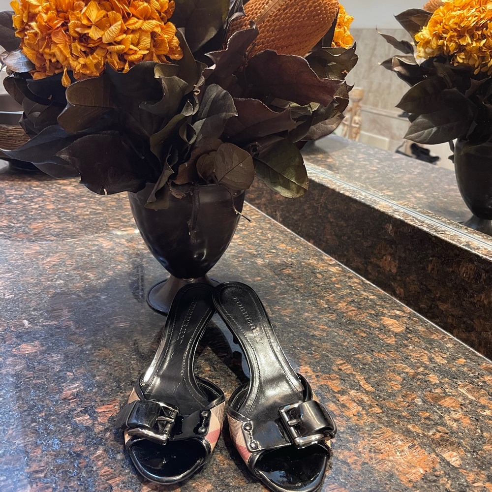 Burberry sandal